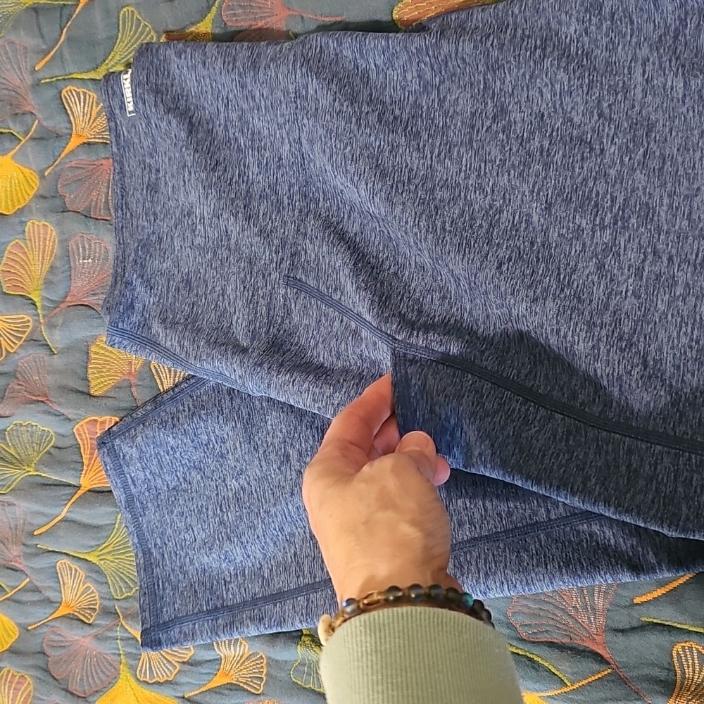 Kirkland Signature Capri Leggings XL - Picture 5 of 6